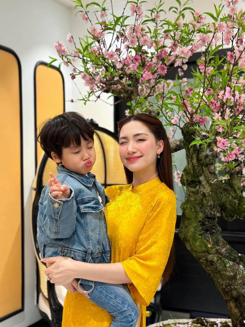 Cùng làm mẹ đơn thân ngọc lan nói nể hòa minzy trong việc dạy con bé bo xuất hiện vài phút nhưng gây sốt mxh - 7
