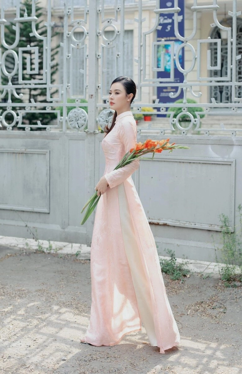 Cùng sinh năm 1989 và lấy chồng tên minh đạt midu sớm thành phú bà sổ đỏ lâm vỹ dạ từng phải ăn cháo qua ngày - 14