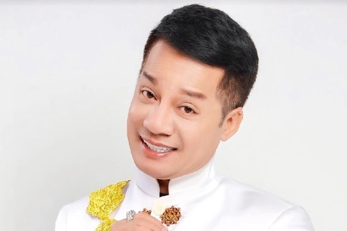 Cuộc sống cô độc của nam nsưt cao 3 mét bẻ đôi tuổi thơ gọi cha mẹ là anh chị giờ u70 sợ có con - 2