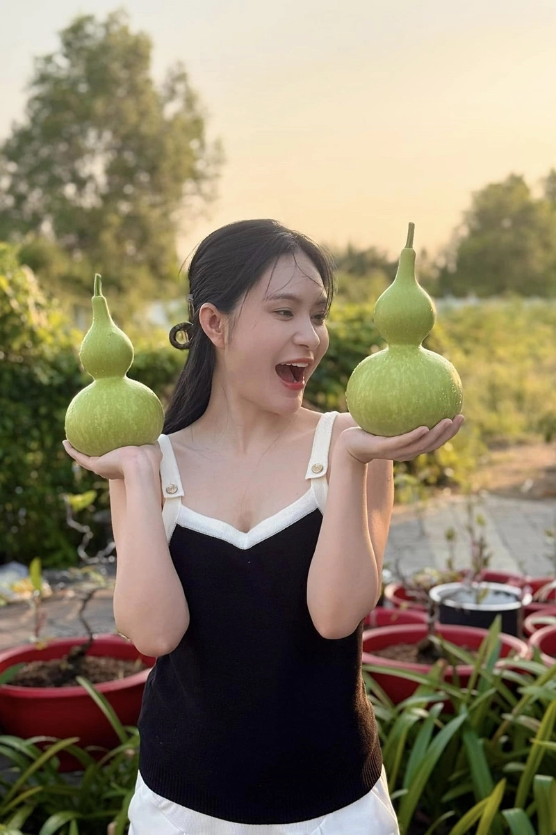 Cuộc sống xa hoa và những ồn ào gây tranh cãi của ca sĩ đoàn di băng - 10