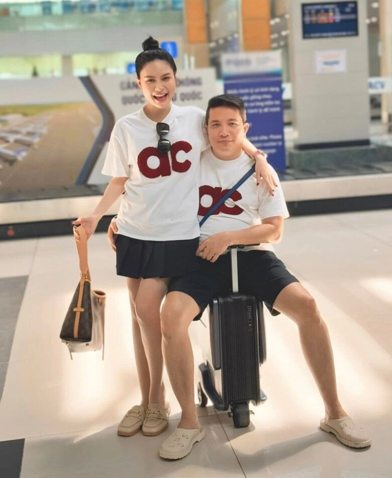 Cuộc sống xa hoa và những ồn ào gây tranh cãi của ca sĩ đoàn di băng - 14