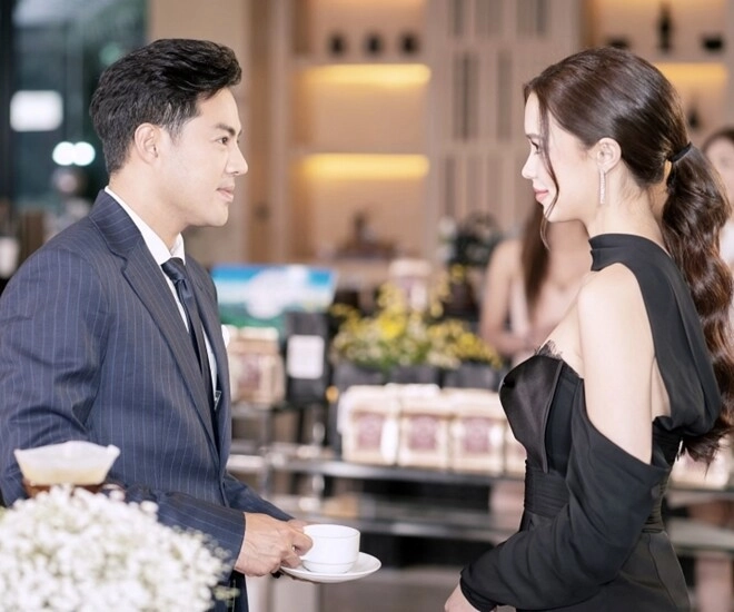 Cưới giám đốc hơn 12 tuổi làm vợ đêm tân hôn em đưa tờ giấy đọc xong mà tôi tái mặt - 1
