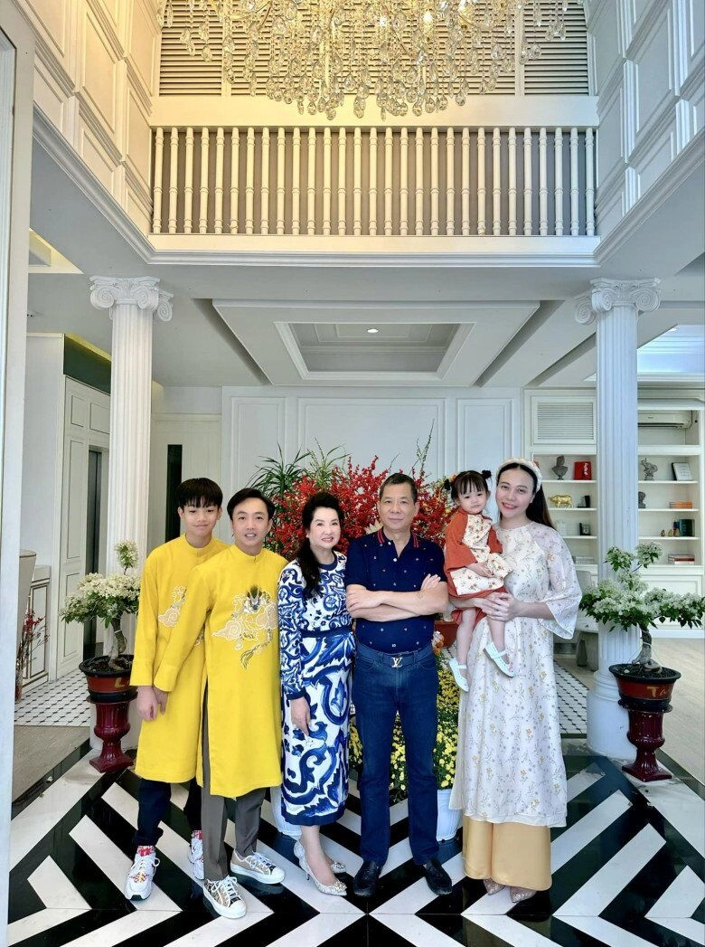 Cường đô la khoe ảnh chụp cùng mẹ ruột ngày mùng 4 tết mẹ đàm thu trang bình luận tình cảm - 11