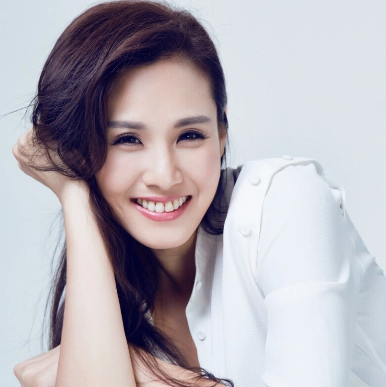Cựu hoa hậu hoàn vũ nặng 75kg sau sinh 10 năm ở nhà làm nội trợ vẫn lấy lại dáng nuột nhờ ăn đúng món - 3