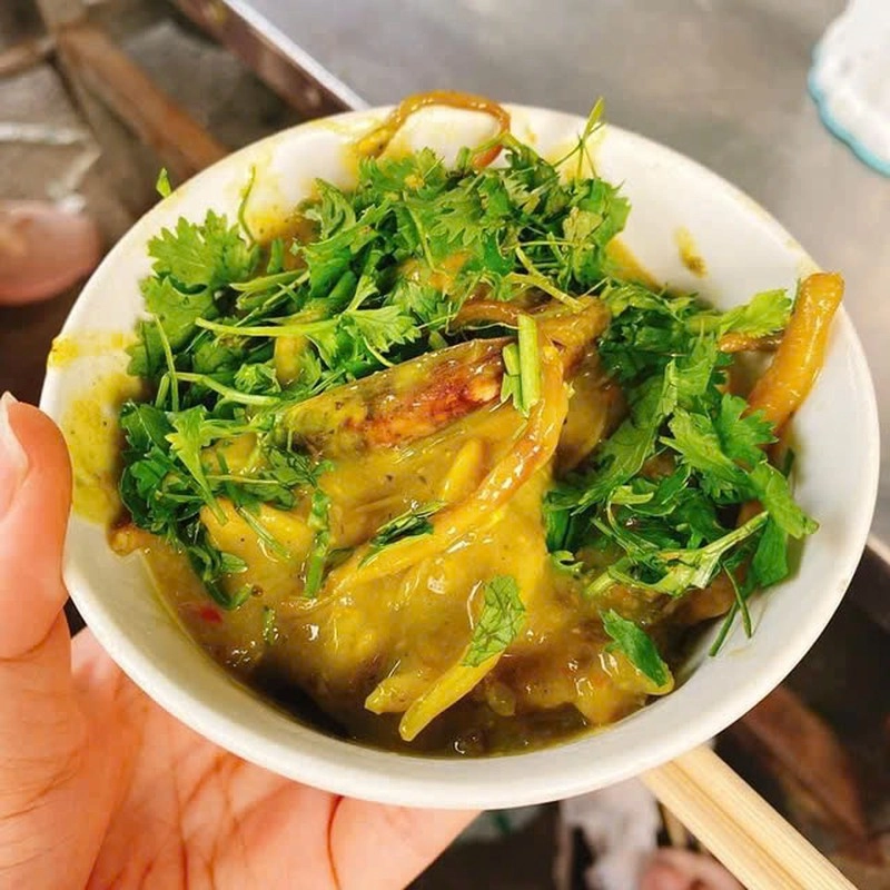 đặc sản chân dài foodtour hải phòng nhiều người mắt sưng húp - 2