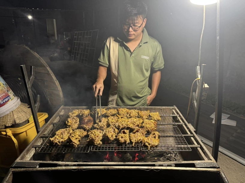 Đặc sản ở hải phòng vào mùa béo ú khách nhìn sợ ăn lại khen ngon - 3