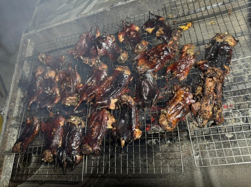 Đặc sản ở hải phòng vào mùa béo ú khách nhìn sợ ăn lại khen ngon - 4