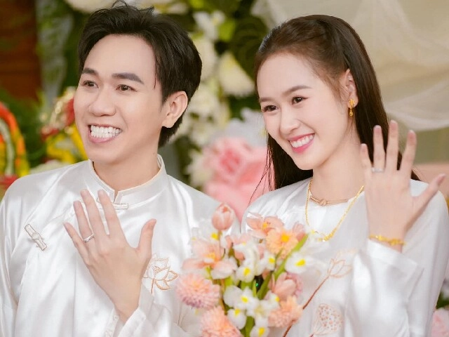 Đám cưới anh đức - quỳnh anh cô dâu diện váy cưới kết 1000 viên pha lê người rao bán chú rể rơi nước mắt - 24