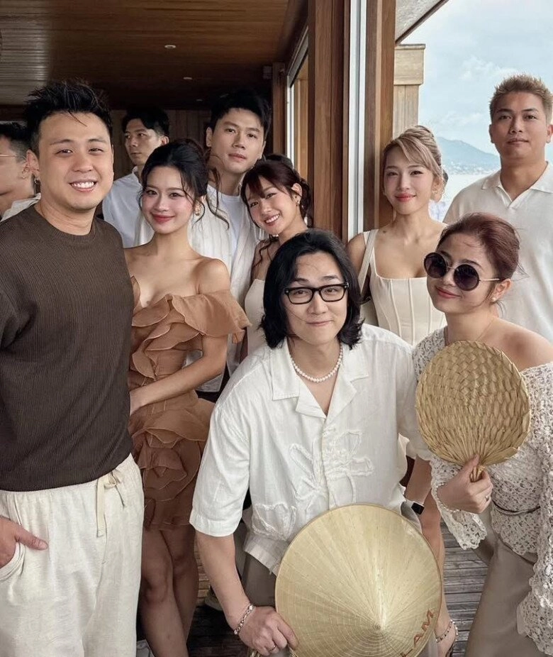 Đám cưới salim - doanh nhân hải long con gái pam iu ơi được mẹ dắt tay vào lễ đường đầu đội nhẫn cưng xỉu - 13