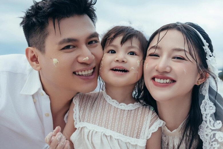 Đám cưới salim - doanh nhân hải long con gái pam iu ơi được mẹ dắt tay vào lễ đường đầu đội nhẫn cưng xỉu - 22