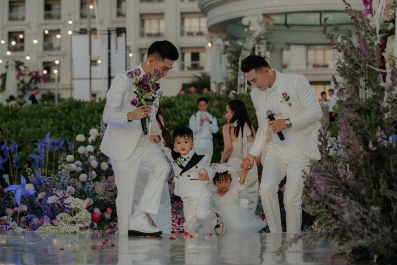 Đám cưới thanh đoàn - hà trí quang ở tphcm ba mẹ 2 bên lên sân khấu hát mừng một nửa showbiz việt tham dự - 16
