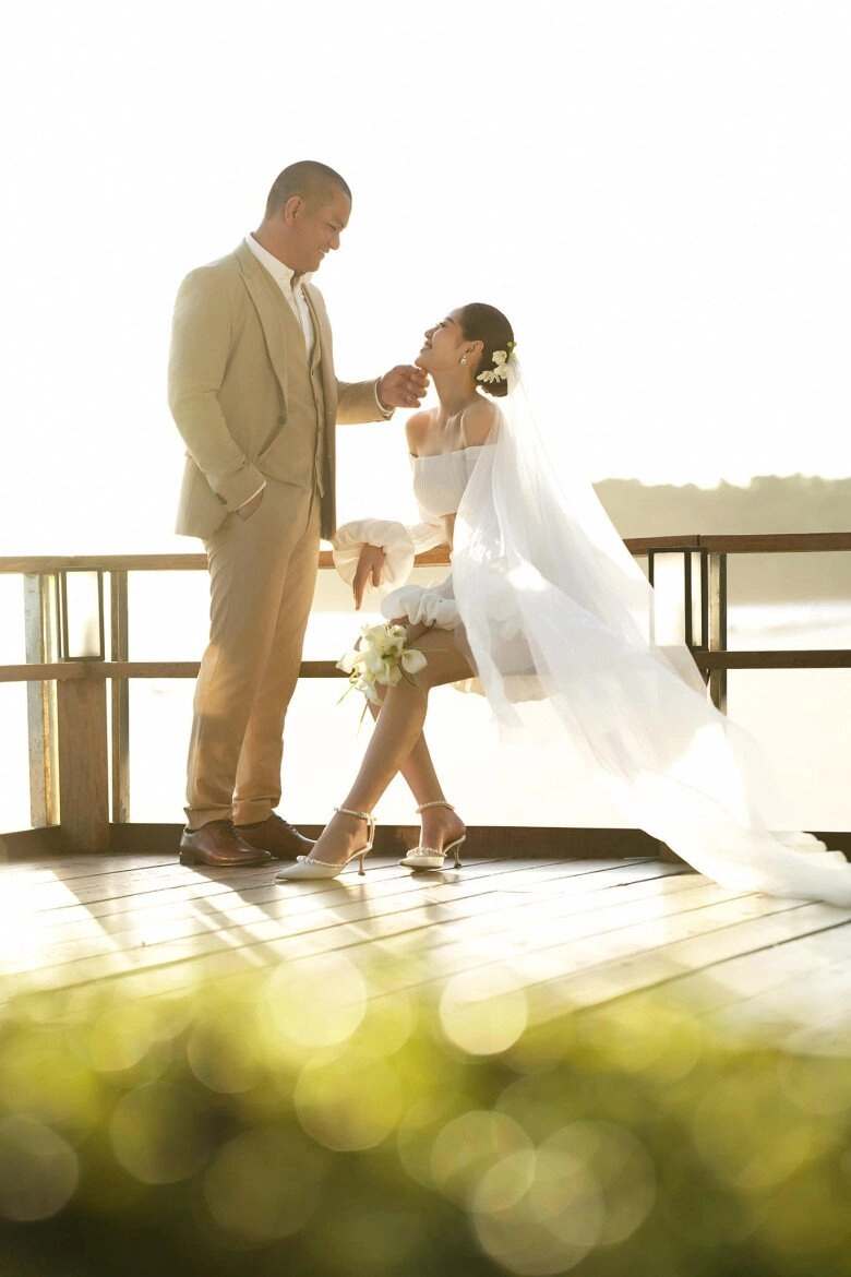Đám hỏi của hoa hậu khánh vân với chồng hơn 17 tuổi cô dâu bật khóc rơi nước mắt vì được gọi tiếng chồng ơi - 16