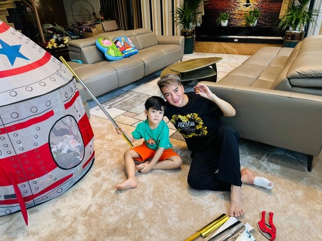 Đàm vĩnh hưng mất gần cả bàn chân - 2