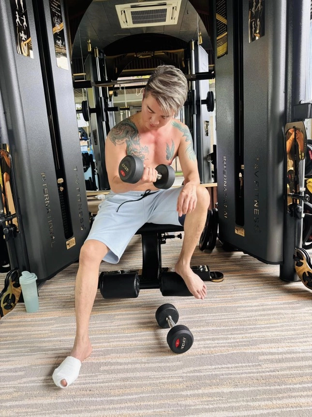 Đàm vĩnh hưng mất gần cả bàn chân - 3
