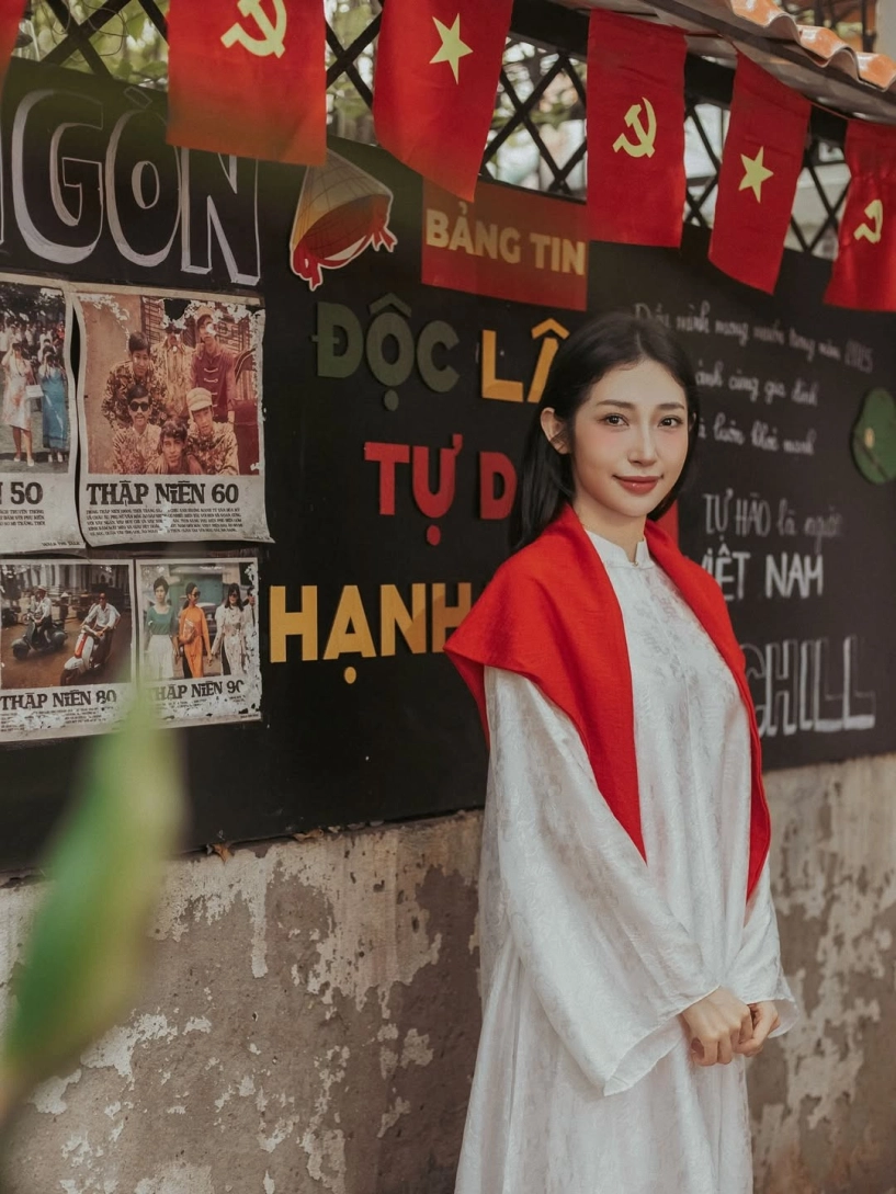 Dàn chị đẹp dịu dàng trong tà áo dài mừng đại lễ 29 - 7