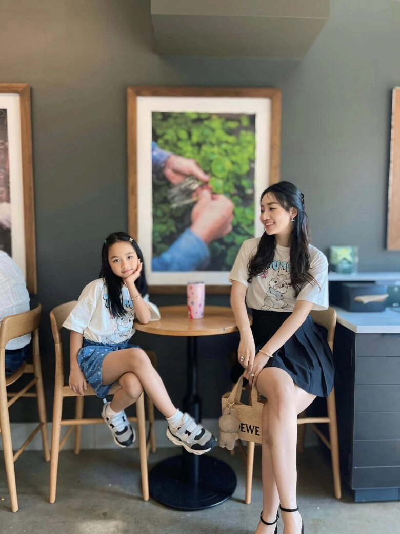 Dàn hậu việt lấy chồng hơn chục tuổi ông xã khánh vân là nhiếp ảnh gia chị em thanh tú - ngô trà my viên mãn - 20