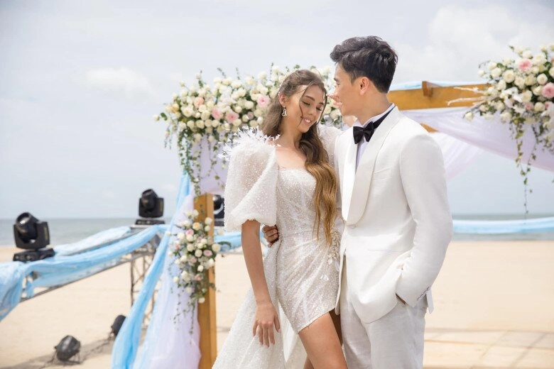 Dàn mẫu tây hot nhất vbiz an tây ước mơ có quốc tịch việt nay vướng lao lý dianka viên mãn bên bùi tiến dũng - 12