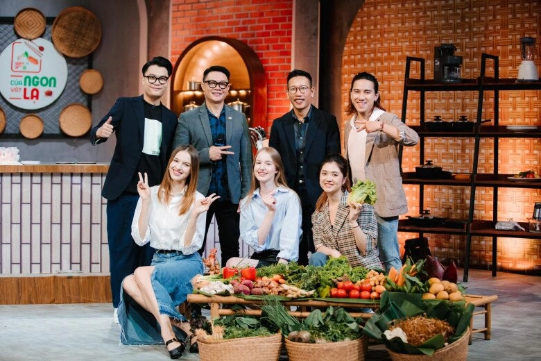 Dàn mẫu tây hot nhất vbiz an tây ước mơ có quốc tịch việt nay vướng lao lý dianka viên mãn bên bùi tiến dũng - 16