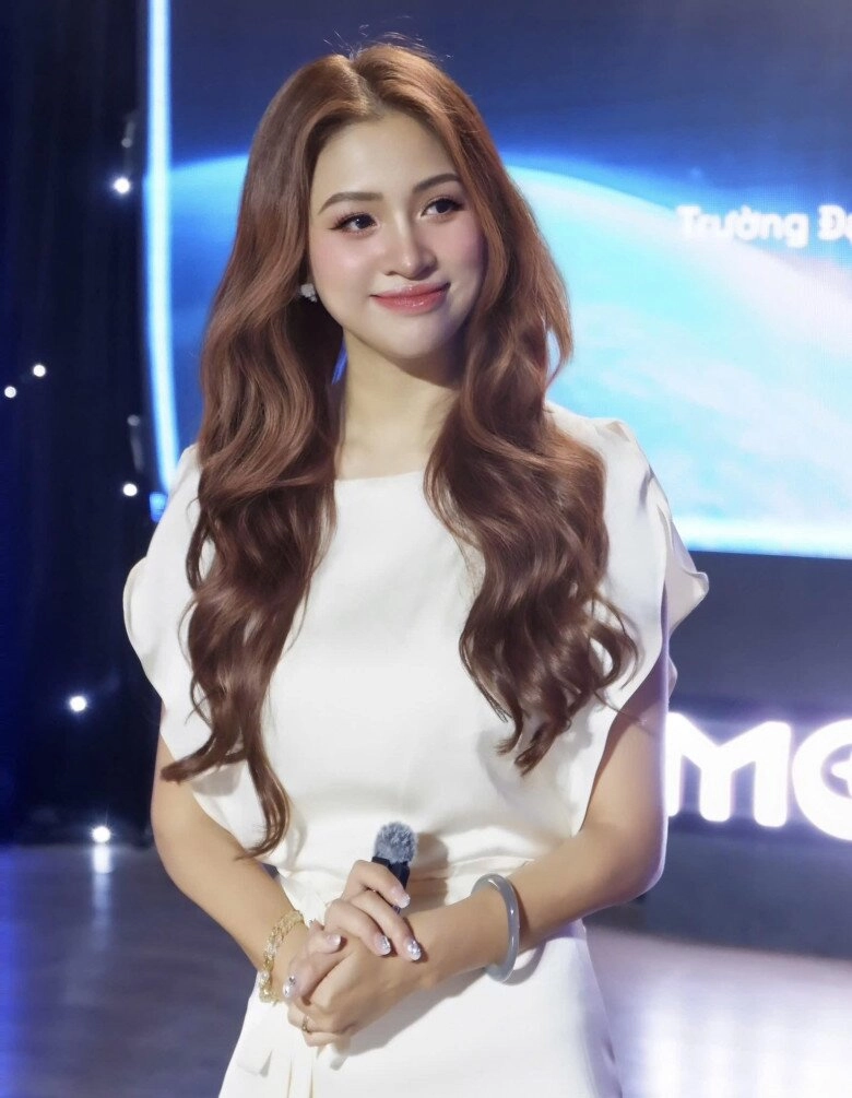 Dàn mc vtv đám cưới lần 2 mai ngọc giấu kín mặt ông xã thanh vân hugo yêu thương con riêng của chồng - 7