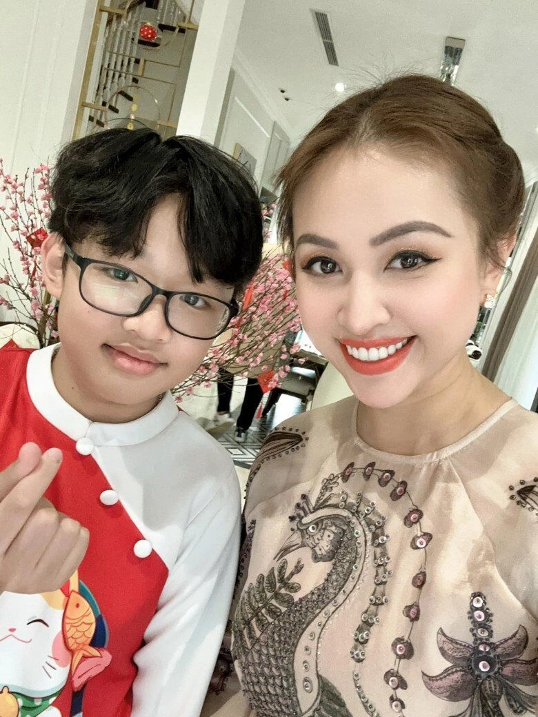 Dàn mc vtv đám cưới lần 2 mai ngọc giấu kín mặt ông xã thanh vân hugo yêu thương con riêng của chồng - 9