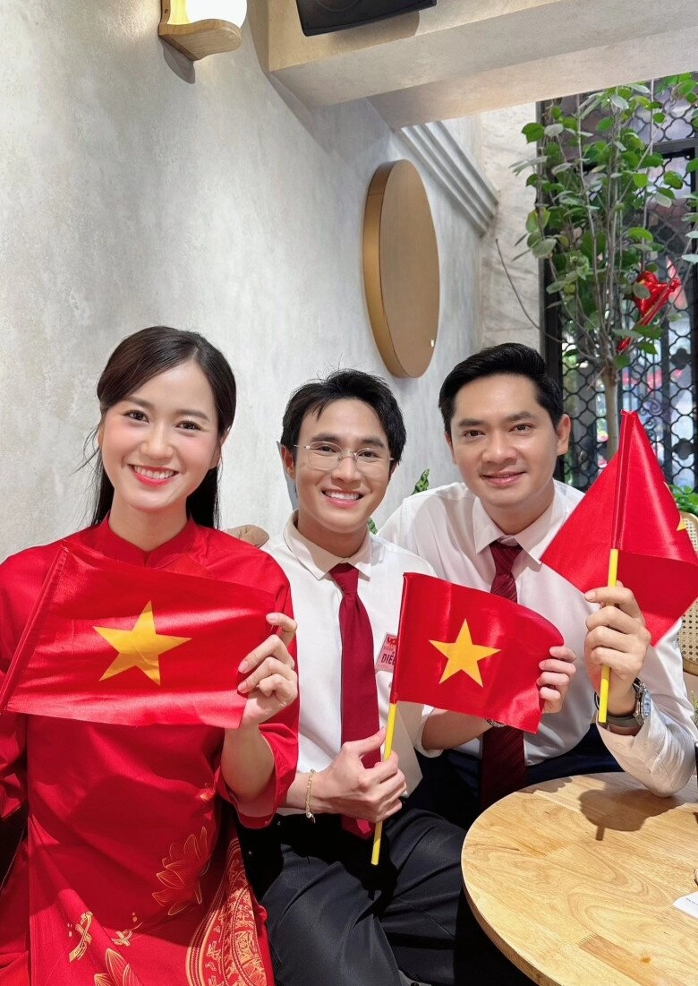 Dàn sao diễu hành sơ duyệt a80 đen vâu e thẹn đứng cạnh hoàng thùy linh dương hoàng yến đi lạc vào khối thiếu nhi - 3