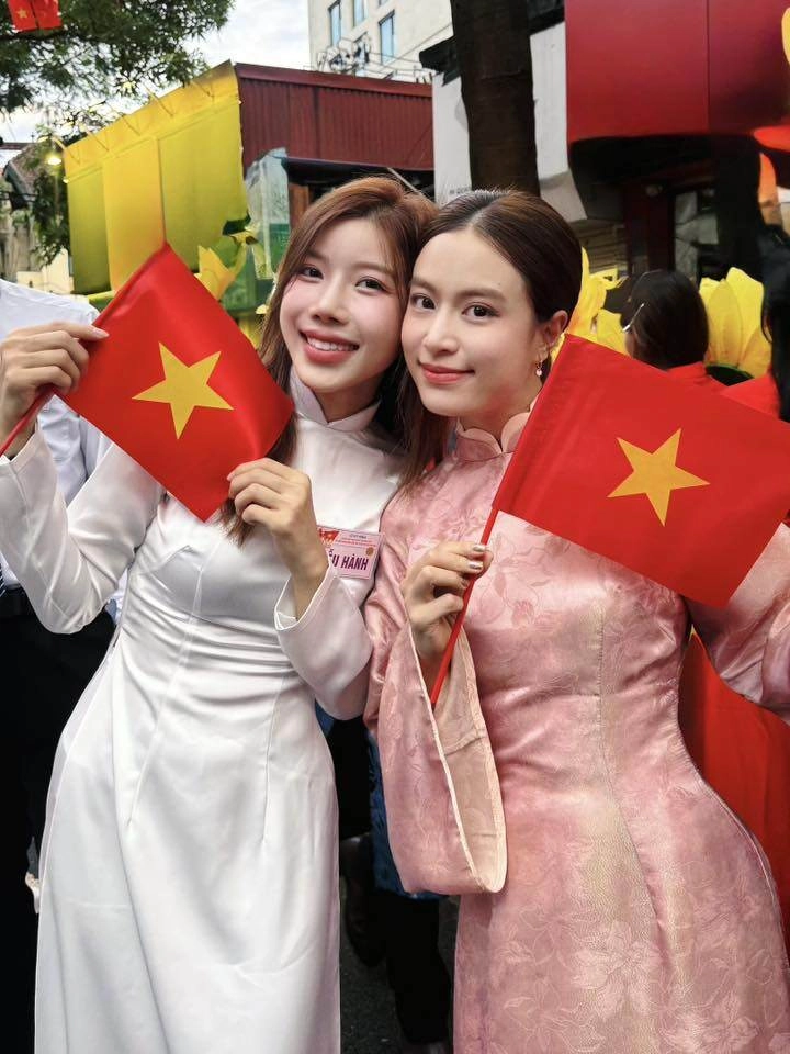 Dàn sao diễu hành sơ duyệt a80 đen vâu e thẹn đứng cạnh hoàng thùy linh dương hoàng yến đi lạc vào khối thiếu nhi - 13