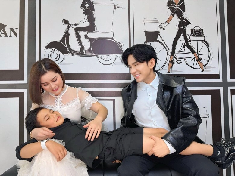 Đan trường sang mỹ nghỉ hè cùng con trai và vợ cũ doanh nhân thủy thiên sẽ về việt nam vì ngày đặc biệt của người cũ - 5
