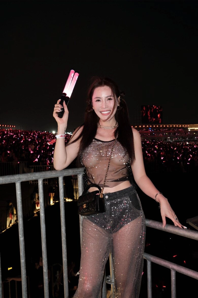 Danh tính mẹ việt 3 con mặc như không đi concert từng mua giải á hậu 1 thay 24 bộ răng và sửa mũi 6 lần - 1