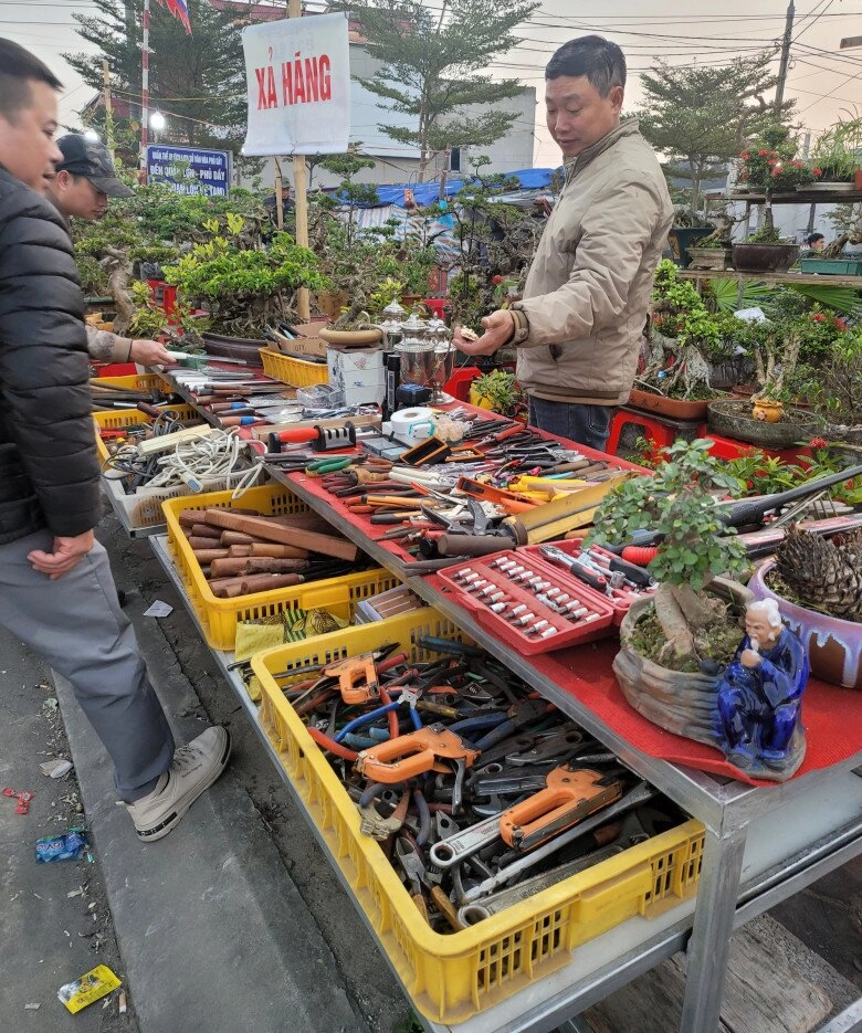 Đầu năm đi chợ nổi tiếng nhất nam định dòng người khắp nơi đổ về khách mua hàng không được mặc cả vì một lý do - 4