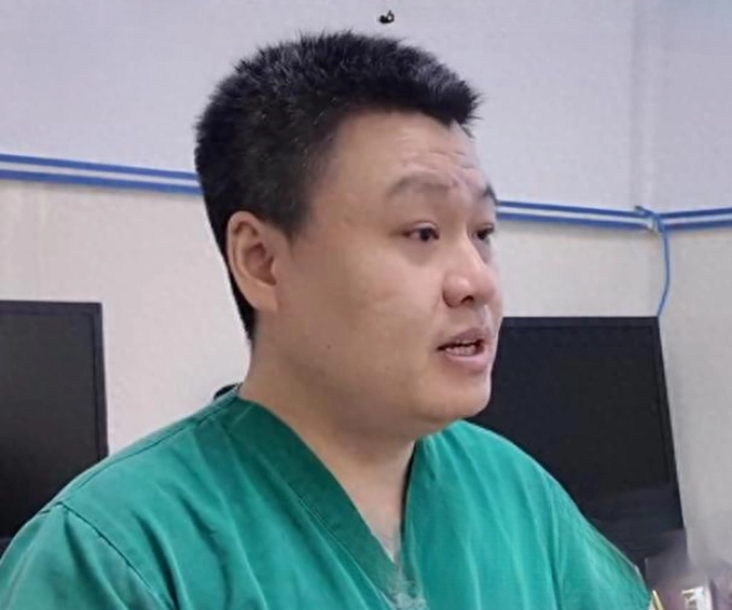 Dạy khối sắp tựu trường làm bài tập mẹ trẻ nhập viện vì xuất huyết não - 2