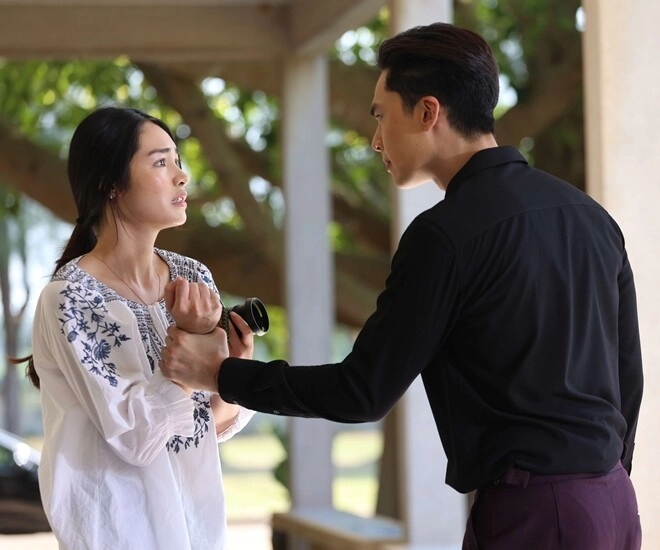 Đêm tân hôn chồng đòi về nhà cũ ngủ rạng sáng thấy chậu quần áo bẩn anh mang về mà tôi ngã quỵ - 1