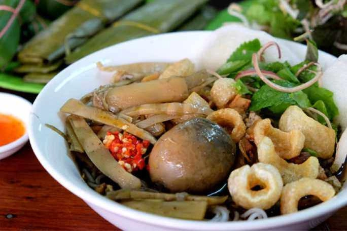 Đến gia lai thử món đặc sản vừa bịt mũi vừa ăn nặng mùi vì một nguyên liệu đặc trưng - 1