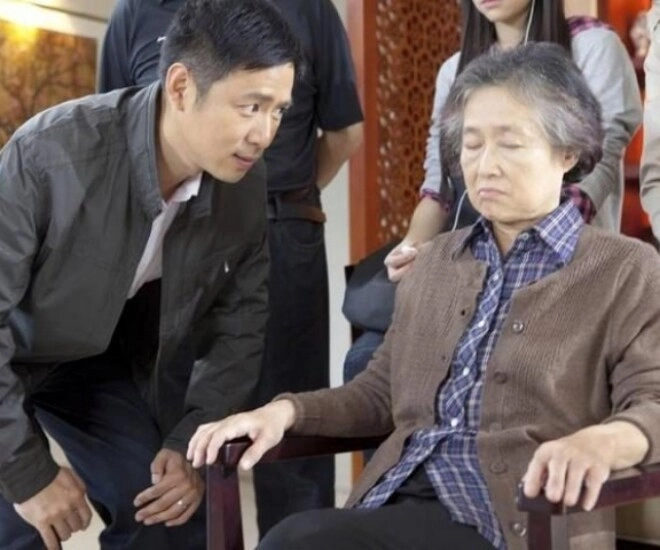 Đến thăm ông thông gia nằm viện bà thông gia khen con trai tôi hết lời nhưng tôi không vui nổi - 1