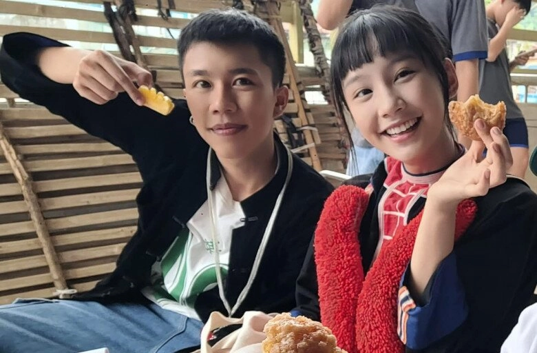 Đi giữa trời rực rỡ phim ngôn tình việt hay nhất hiện nay con trai vân dung chuẩn tổng tài phiên bản núi rừng - 3