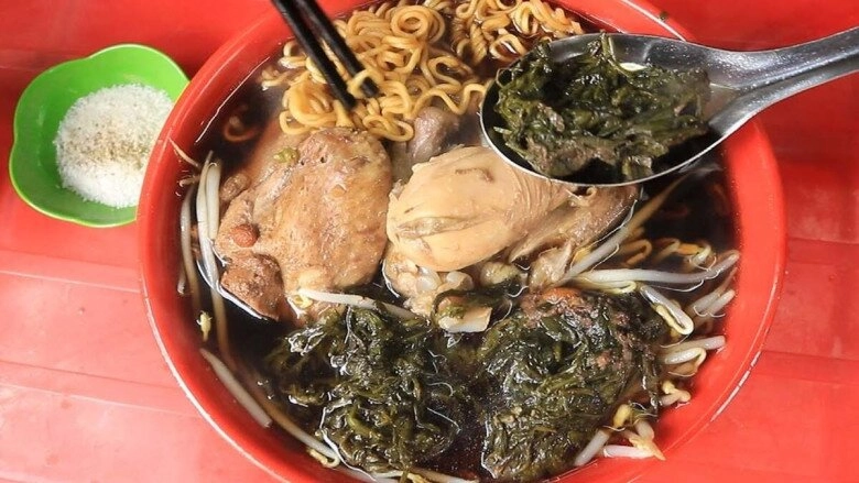 Đi tìm địa chỉ bán gà tần thuốc bắc ngon nhất hà nội 30 năm giữ công thức chuẩn vị quán nhỏ mà khách đông nườm nượp - 3