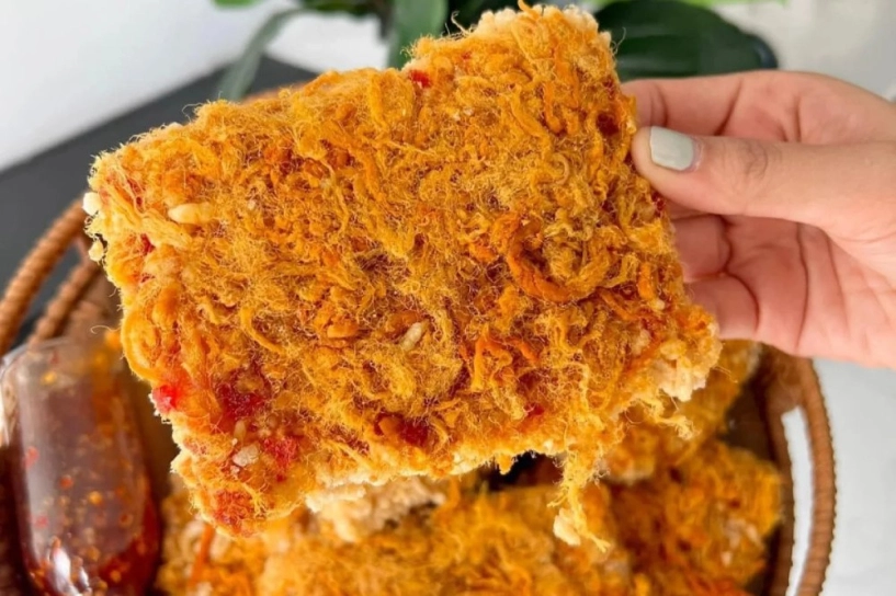 Đi tìm tiệm cơm cháy chà bông ngon nhất sài gòn muốn mua phải đặt trước giữ khách nhờ loại nước xốt thần thánh - 1