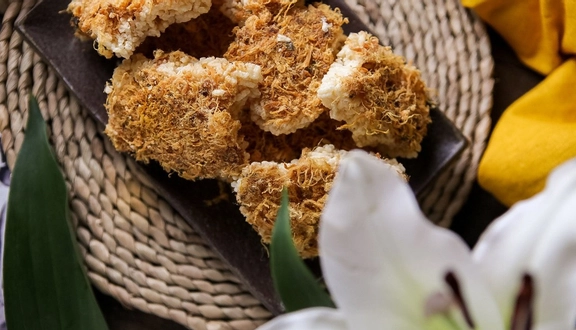 Đi tìm tiệm cơm cháy chà bông ngon nhất sài gòn muốn mua phải đặt trước giữ khách nhờ loại nước xốt thần thánh - 4