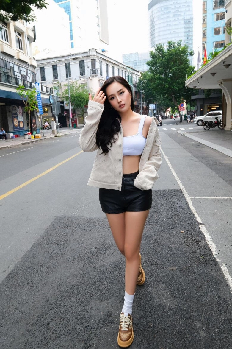 Điểm danh dàn người đẹp dáng mi nhon nhưng có vòng ba đỉnh nhất làng hoa hậu vượt chuẩn 90cm - 9