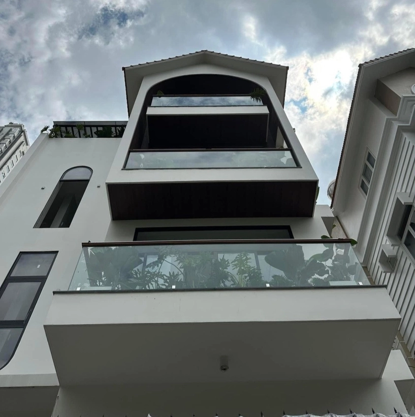 Diễn viên vân trang và chồng đại gia sống sung túc trong biệt thự 1000m2 - 3