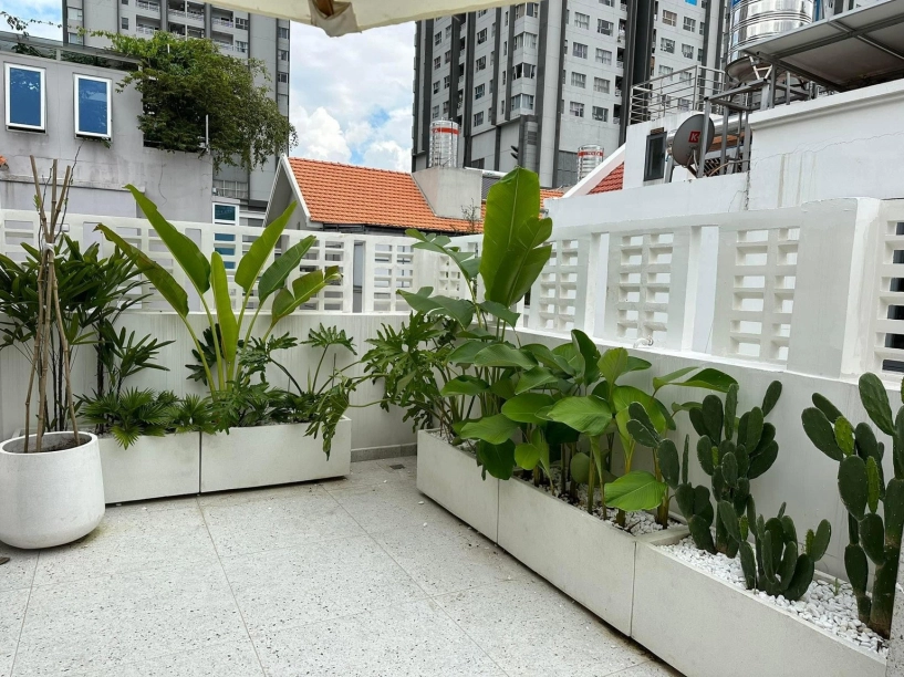 Diễn viên vân trang và chồng đại gia sống sung túc trong biệt thự 1000m2 - 18