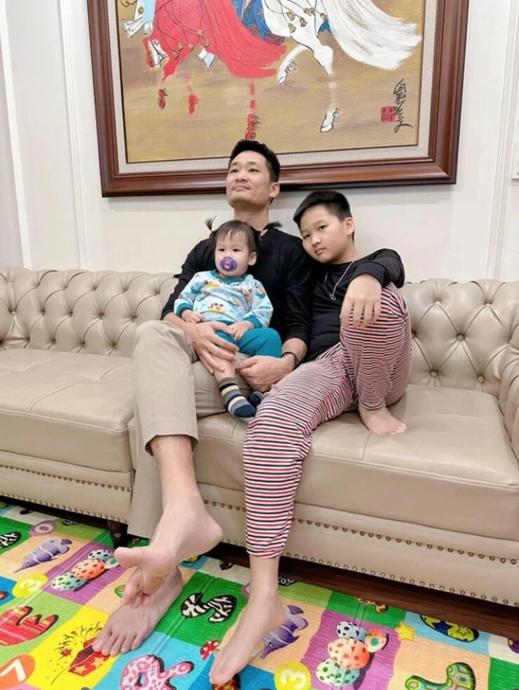 Diễn viên vtv quê bắc giang người có con từ thời sinh viên người không chịu khoe vợ xinh như hoa hậu - 3