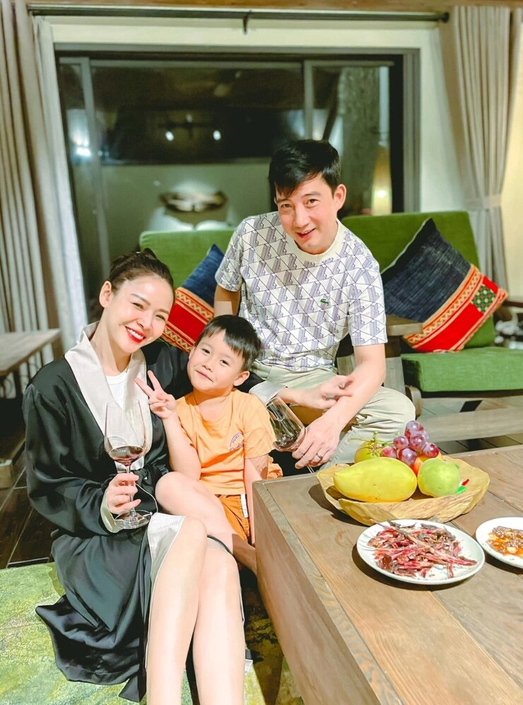 Diễn viên vtv quê bắc giang người có con từ thời sinh viên người không chịu khoe vợ xinh như hoa hậu - 15