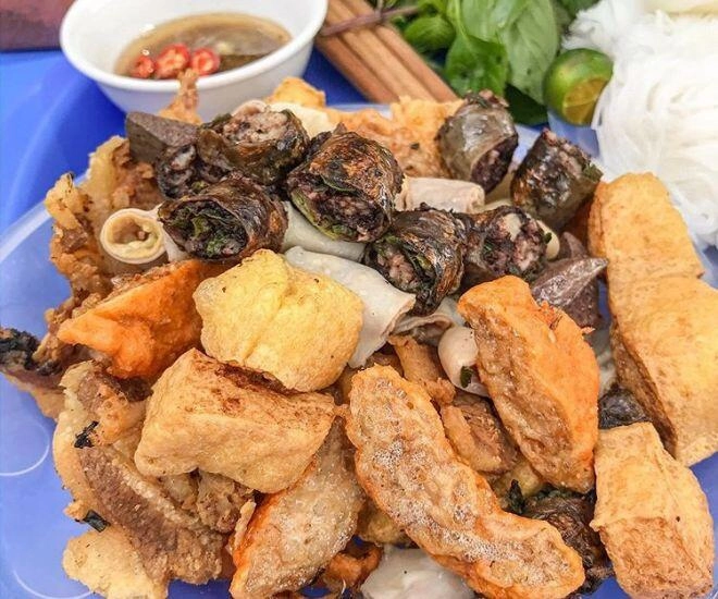 Đỉnh cao bún đậu mắm tôm hà nội quán duy nhất ăn kèm tóp mỡ béo ngậy cộng thêm view hồ tây cực xịn - 1