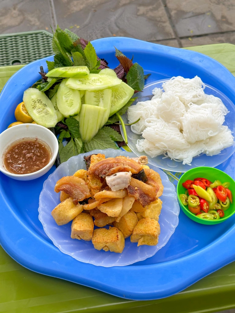 Đỉnh cao bún đậu mắm tôm hà nội quán duy nhất ăn kèm tóp mỡ béo ngậy cộng thêm view hồ tây cực xịn - 3