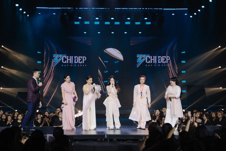 Diva mỹ linh nhắc đến con riêng của chồng trên sóng truyền hình 2 chị đẹp đầu tiên bị loại ở đạp gió 2024 - 8