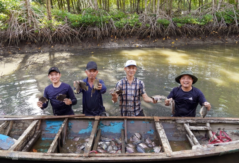 Dỡ chà bắt cá ở đất mũi - 9