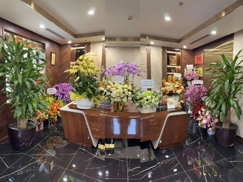 Đỗ mỹ linh tung loạt ảnh hôn nhau lãng mạn mừng sinh nhật chồng phòng riêng của chủ tịch nổi tiếng ngập quà mừng - 5