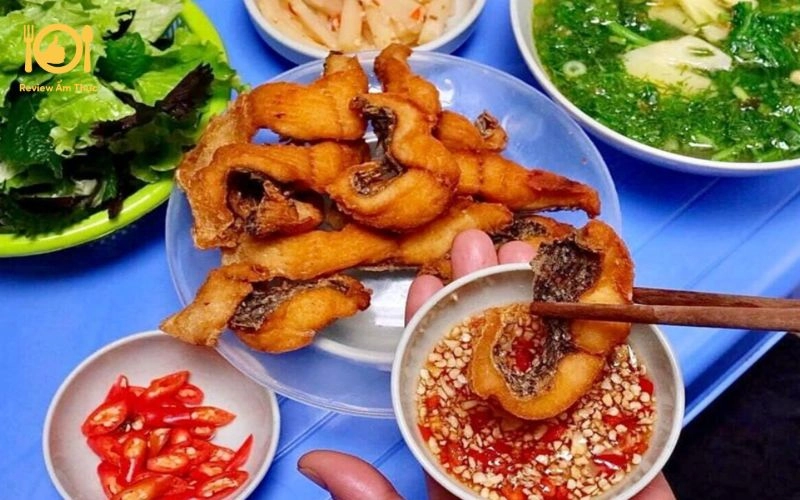 Độc lạ ẩm thực hà nội khách vừa ăn bún vừa nghe chủ quán quát tháo muốn ăn phải xếp hàng chờ cả tiếng - 1
