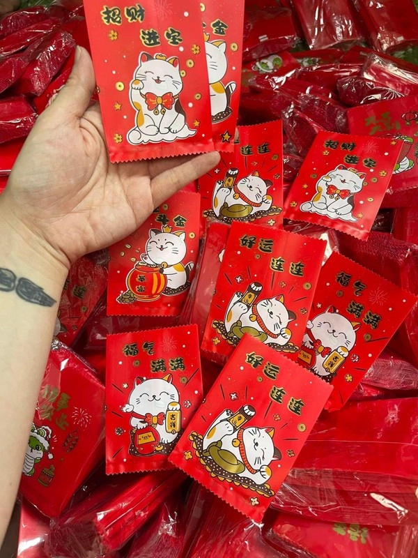 Độc lạ lì xì xé túi mù khiến giới trẻ thích thú tìm mua - 8