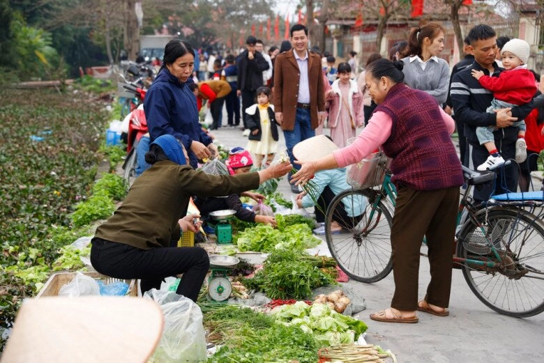 Độc lạ phiên chợ chỉ họp mùng 2 tết ở hải dương người bán không được nói thách người mua không được mặc cả - 2